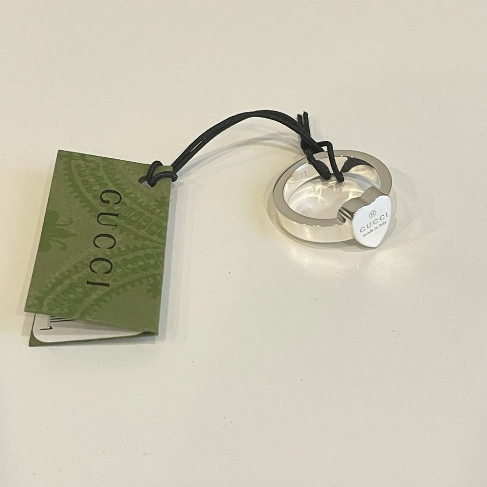 Gucci silver heart ring